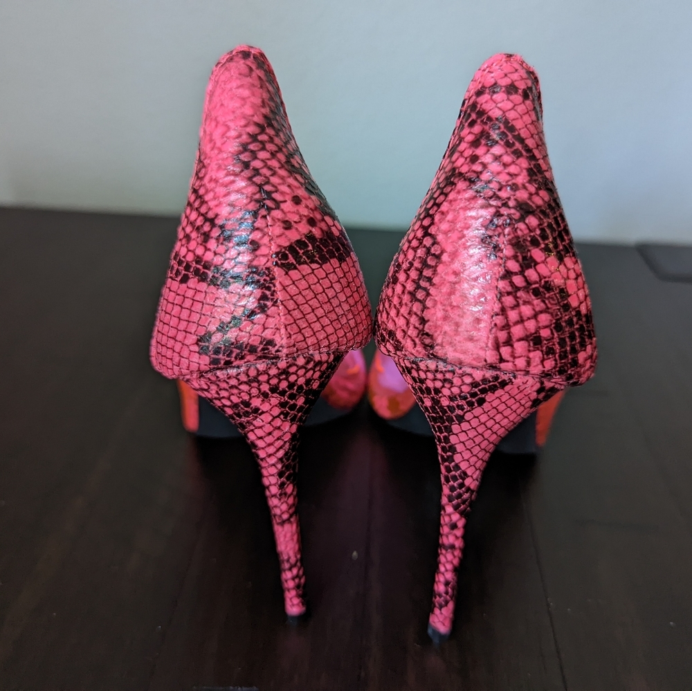 Pointed Toe Heel - Picture 6 of 15